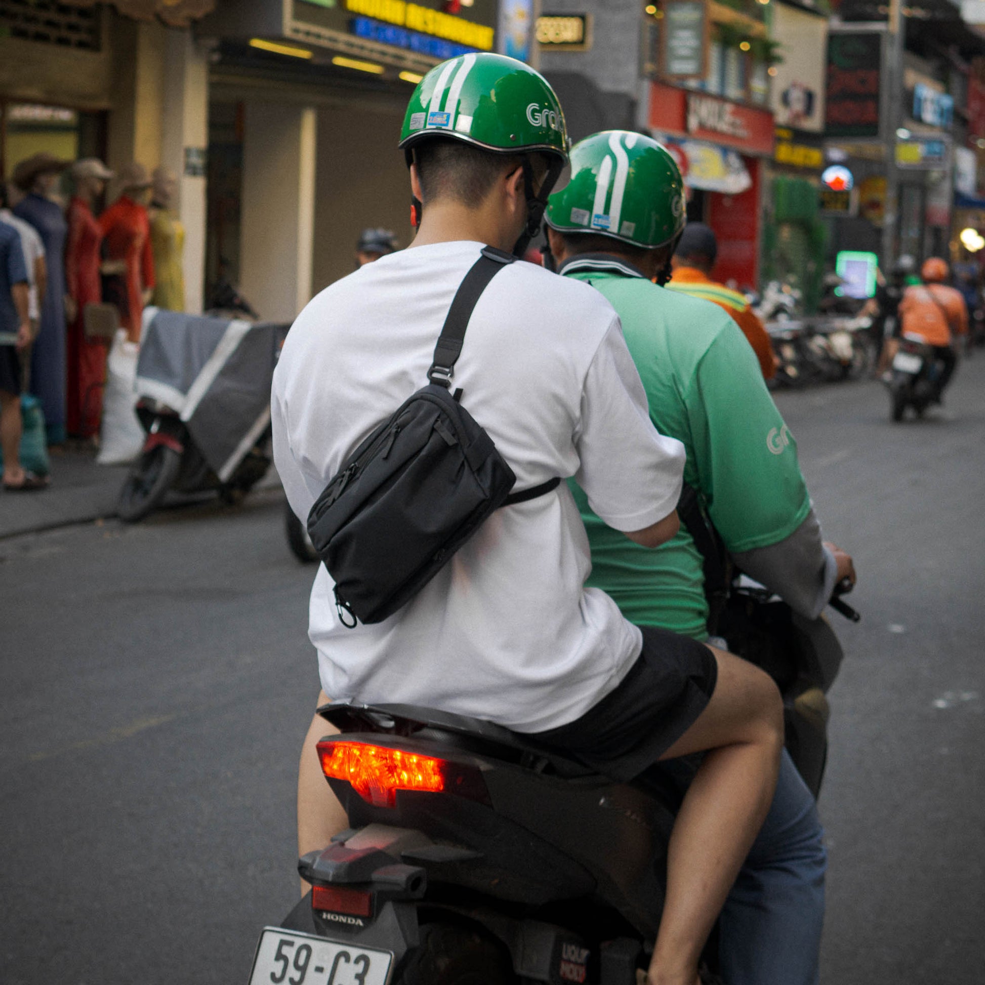 Stabilizing Strap on body with active commute